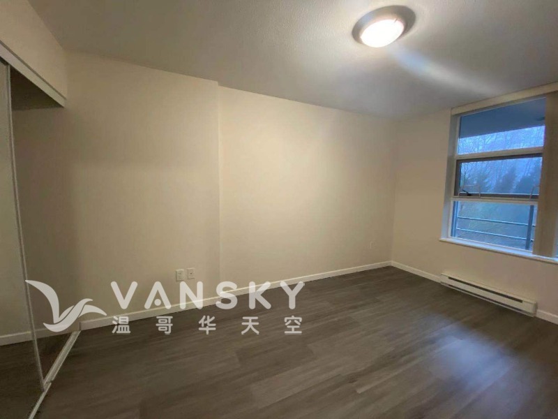 250327154738_216 left bedroom.jpg